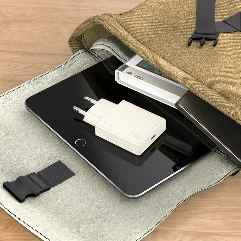 Φορτιστής Ταξιδίου Hoco N44 Biscuit Ultra Thin USB-C PD30W Fast Charge Moonlight White Φορτιστής Ταξιδίου Hoco N44 Biscuit Ultra Thin USB-C PD30W Fast Charge Moonlight White